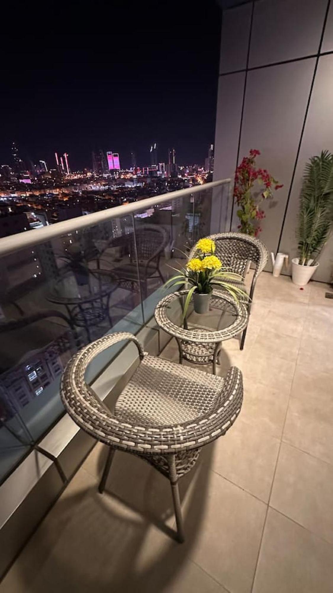 Vip Luxury Premium Apartment Manama Exterior photo